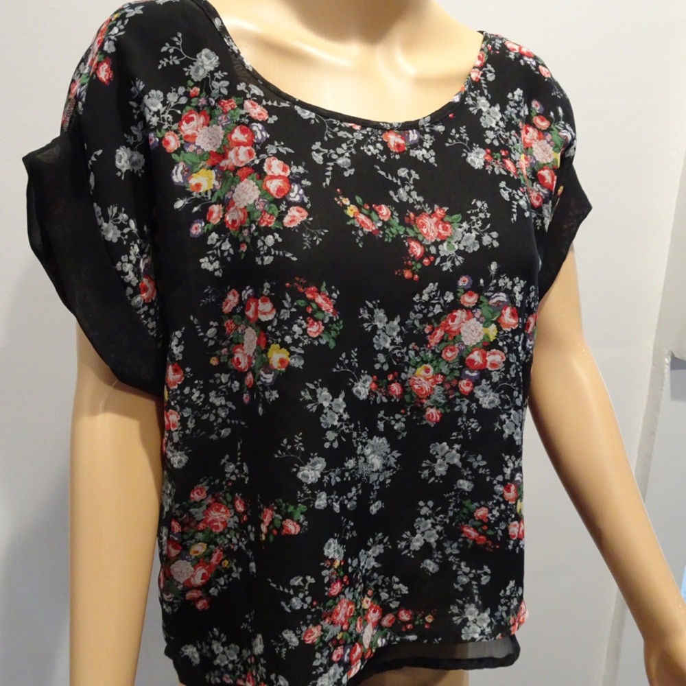 💕Floral Black Short Sleeve Shirt💕